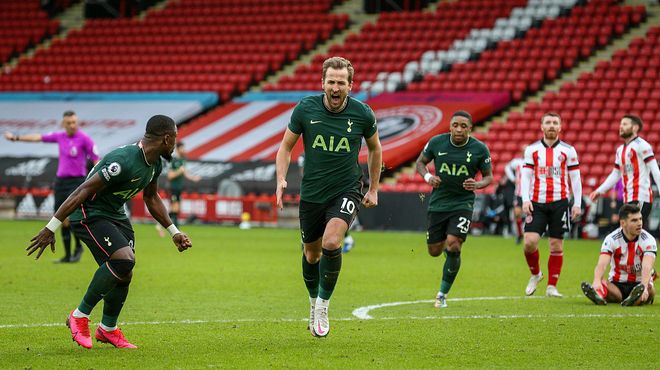 里夫斯：詹姆斯作为最伟大的球员，愿意为了正确选择牺牲自己（里夫斯：作为史上最伟大的球员，詹姆斯愿为正确选择牺牲自我）