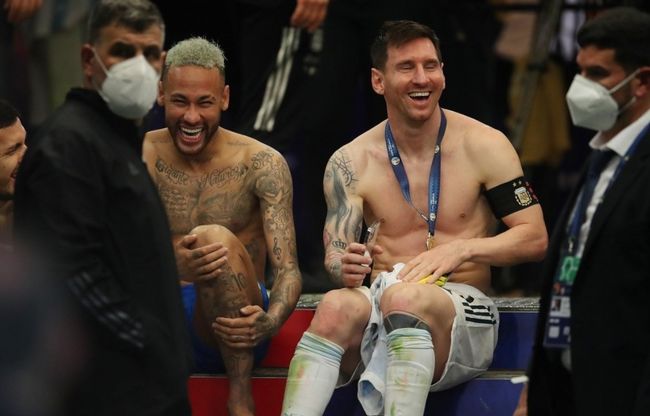 申花官方：今日一线队收假集结训练，阿苏埃、陈晋一等未归队（申花官宣：一线队今日结束假期恢复合练，阿苏埃、陈晋一等仍未归队）