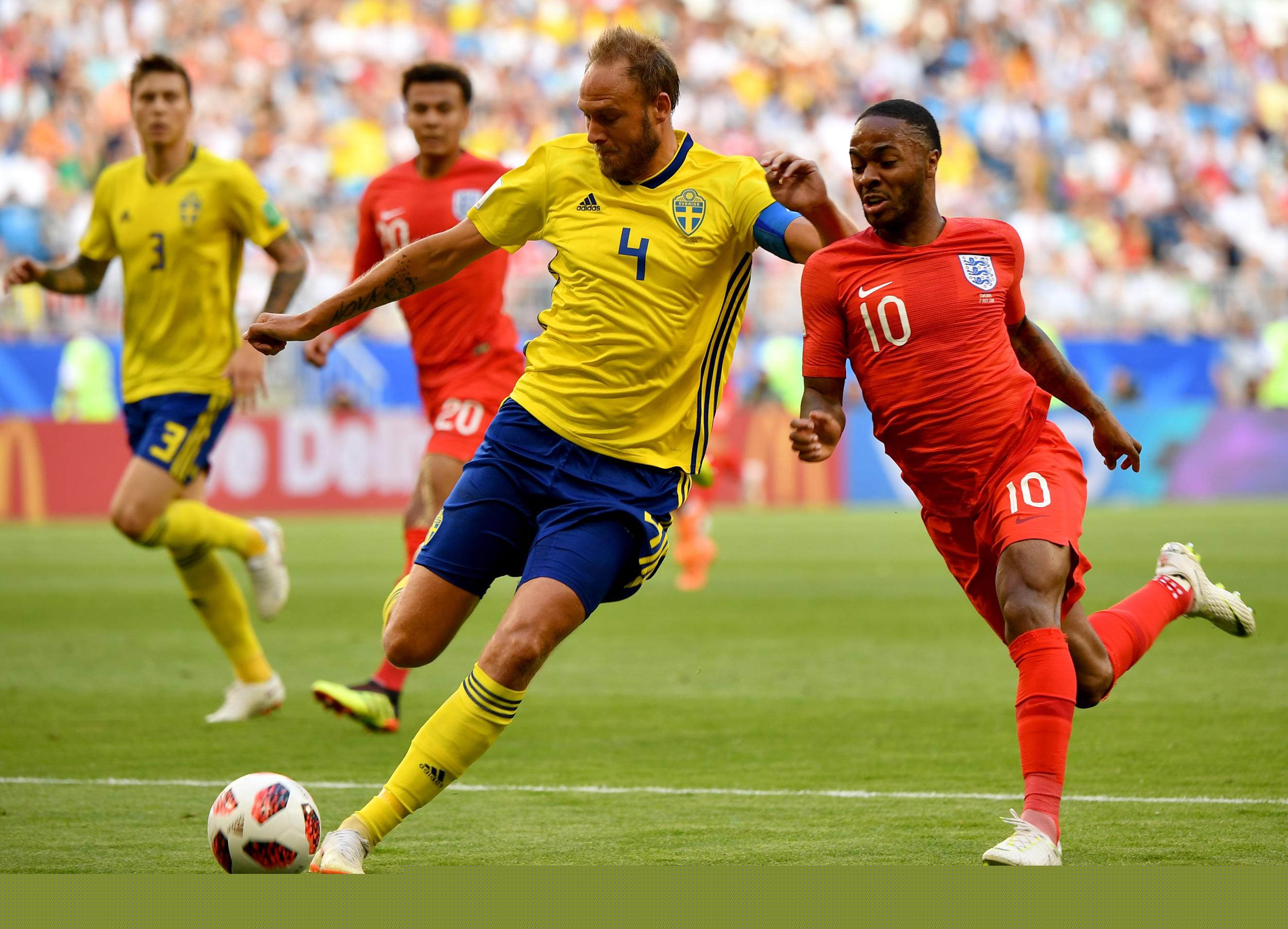 前队友：曾和马拉多纳开车出行，交警把我们拦住只为和他合影（马拉多纳前队友忆：与他同车外出曾被交警拦下，只为合影留念）