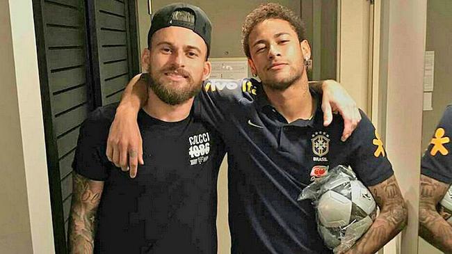 弗赖堡4-0大胜美因茨，奥斯特哈格、曼赞比建功（弗赖堡4-0完胜美因茨，奥斯特哈格与曼赞比相继破门）