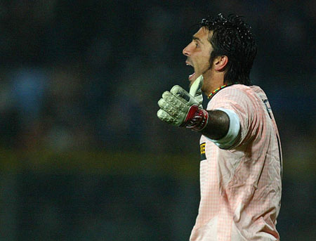 老当益壮，奥巴梅扬实现职业生涯400球里程碑（宝刀未老，奥巴梅扬职业生涯进球数突破400大关）