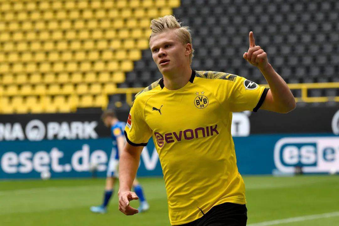 逆天，挪威甲门将点球大战一脚将摆好的球踢走以干扰对方（挪威甲点球大战爆争议 门将将已摆好的球踢走干扰主罚者）