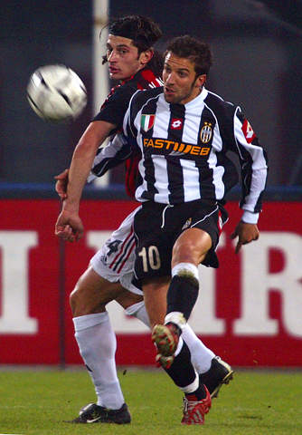 马特拉齐：罗纳尔多是梅西和C罗的结合体，我从不直接防守他（马特拉齐称罗纳尔多兼具梅西与C罗特质：我从不与他直接对位）