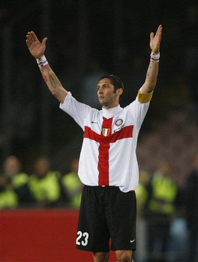 donk：chopper发高烧回合间只能闭眼休息，他真的燃尽了（donk称：chopper高烧，回合间只能闭眼休息，已彻底燃尽）