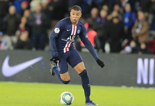 “追风少年”曲波忆国足生涯，深情感谢米卢（曲波回顾国足岁月：深情致谢米卢）