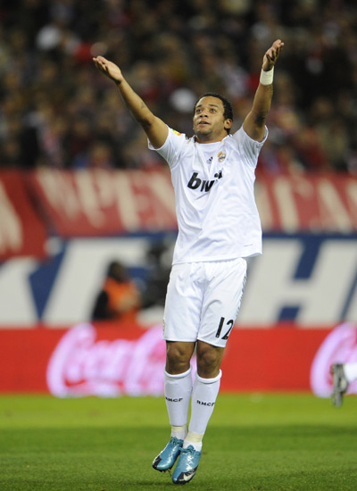 TA：多家豪门关注小将斯密特，阿尔克马尔对其估价约6000万欧