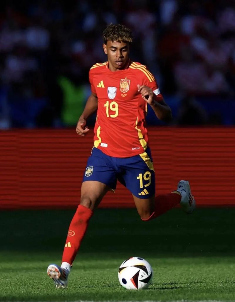 巴列尔迪：对我们这一代人来说，梅西就是足球的代名词（巴列尔迪：在我们这一代人看来，梅西就是足球的象征）