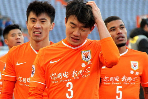 国米门将更替引热议，维卡里奥性价比突出，但适配性与未来规划存疑。（国米门将更替惹争议，维卡里奥性价比出众，但与体系契合度和未来规划仍存疑）