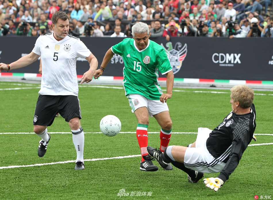 澳超半场：德利安诺夫两送失误，麦克阿瑟暂2-1喷气机（半场战报：德利安诺夫两度失误，麦克阿瑟暂以2-1领先喷气机）